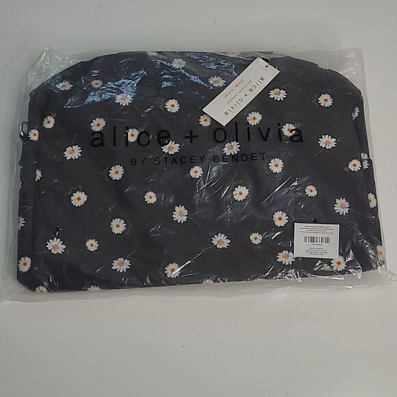 NEW ALICE & OLIVIA FLORAL DUFFEL TRAVEL WEEKEND BAG IN PACKAGE DAISY NAVY NWT - Picture 8 of 8